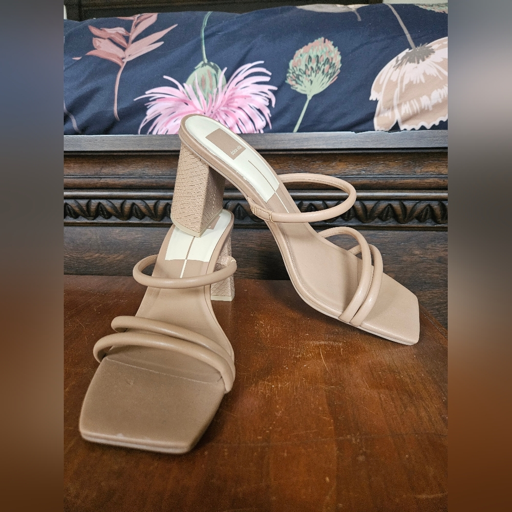 Dolce Vita Tan Square Toe Strappy Chunk Heels Size: 10 (only worn once)